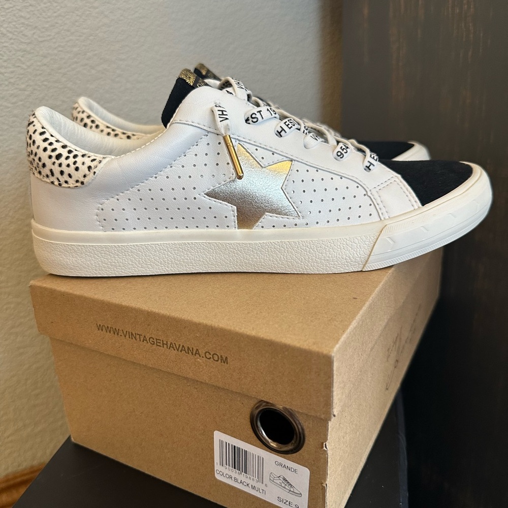 Vintage Havana Sneakers in Shoes - Picture 2 of 8